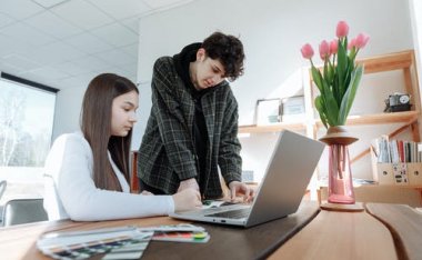 抖店手续费在哪里查看?怎么运营抖音小店?
