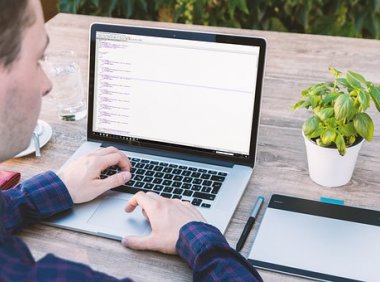 2024年个人开淘宝店铺的条件和费用是多少？入驻流程是什么？